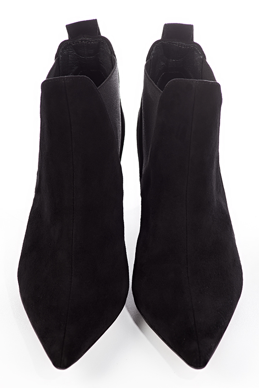 Boots habillees femme noir mat. Bout pointu. Talon mi haut bobine